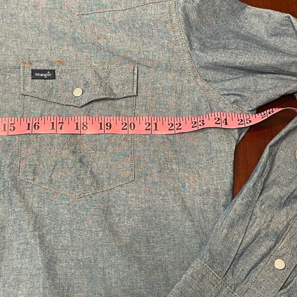 Wrangler Blue Chambray Denim Pearl Snap Button Down Shirt L XL - Picture 9 of 9